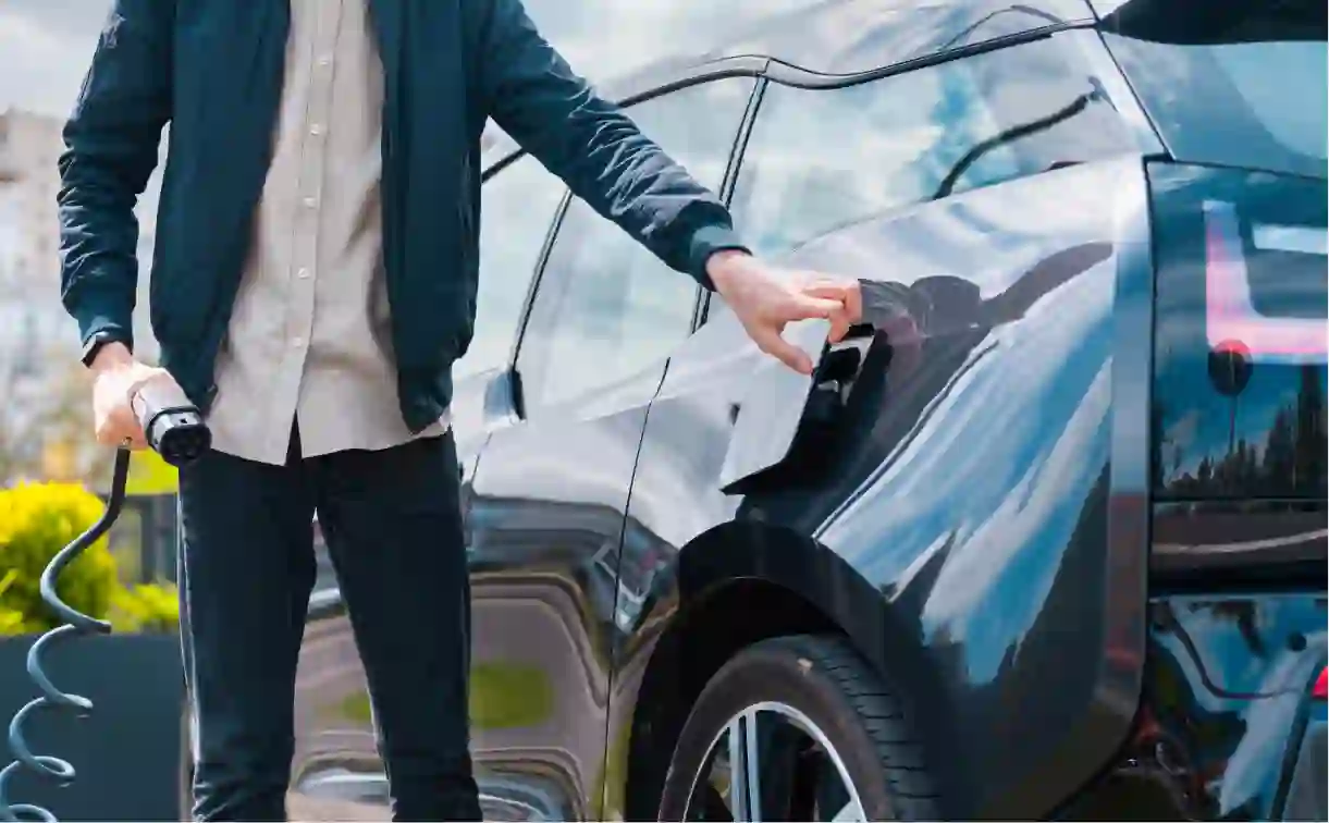 Advantages of Solar-Powered EVs